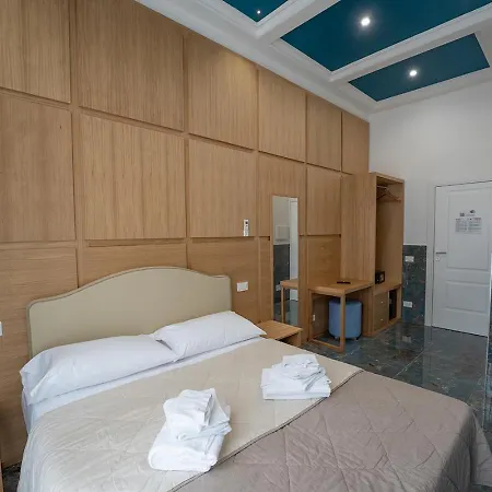 Pc Boutique H Centro, By Clapa Group 3* נאפולי